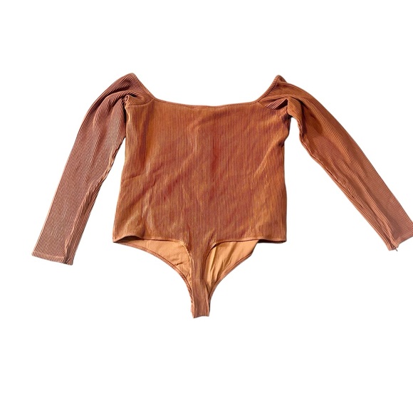 Good American Half Zip Off The Shoulder Ribbed Rust Brown Bodysuit Size 6/US 3XL - Picture 5 of 9